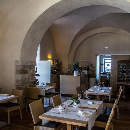 Palazzo Filisio - Regia Restaurant Hotell Trani Eksteriør bilde