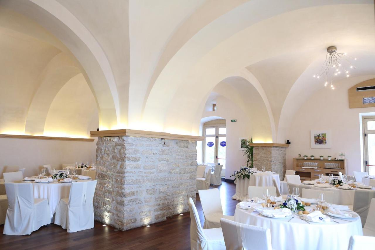 Palazzo Filisio - Regia Restaurant Hotell Trani Eksteriør bilde